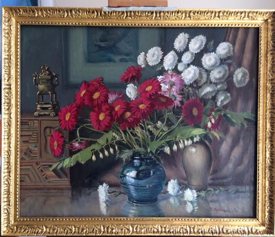 The colorful flower still life didn't fit into its frame, because the canvas on the right was incomplete. Unfortunately this also caused the canvas to crease so it had to be straightened. After cleaning and re-varnishing I put the painting back in its gilded frame.